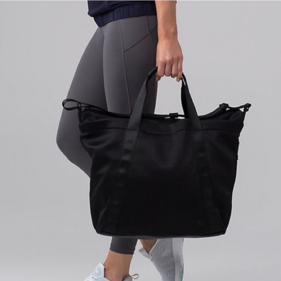 Lululemon Carry The Day Bag/Tote NWOT - Picture 2 of 5